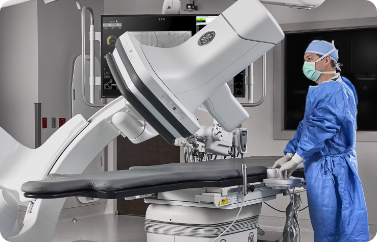 Medical professional using Allia IGS Pulse