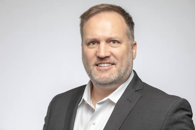 Jeffrey Gregor Headshot